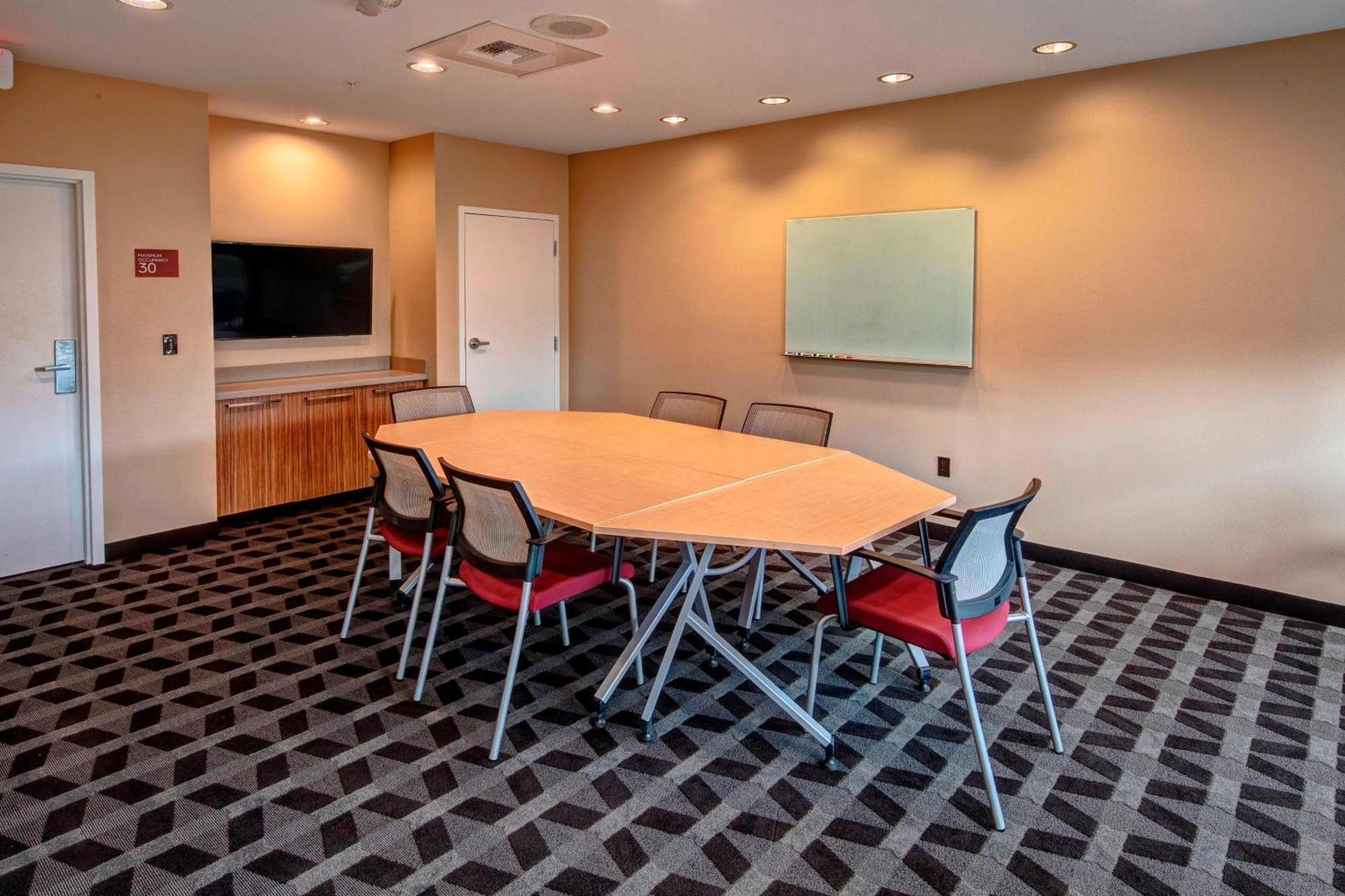Towneplace Suites By Marriott הוט ספרינגס מראה חיצוני תמונה